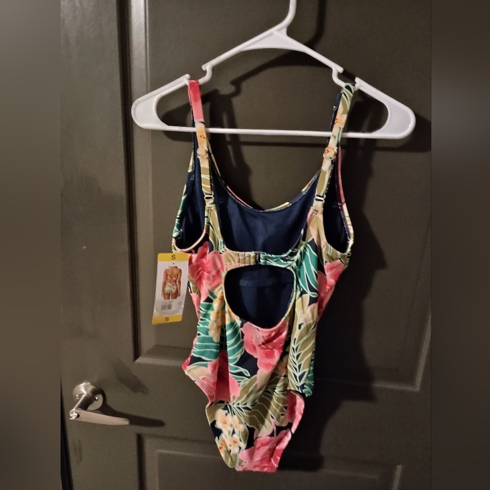 NEW WITH TAGS HURLEY SWIM SUIT
